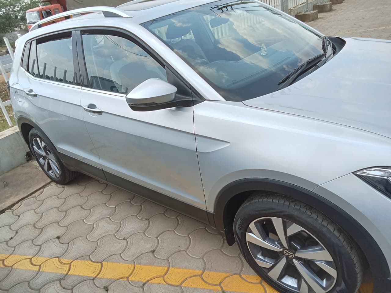 Volkswagen Taigun Topline 1.0 Tsi Mt